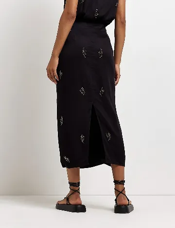 Fusta River Island, negru