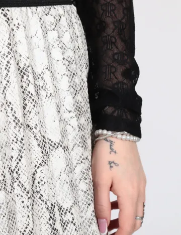 Fusta River Island, imprimeu sarpe