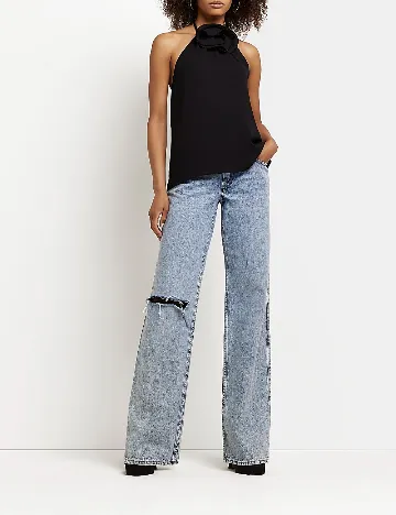 Maiou River Island, negru