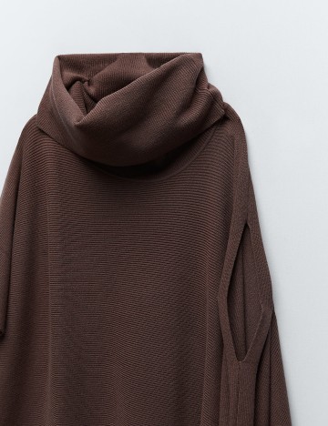 Poncho Zara, maro