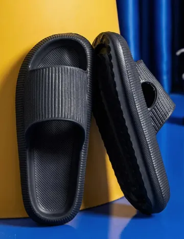 Slapi SHEIN, negru