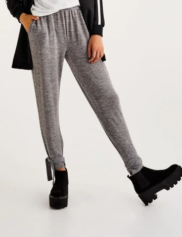 Pantaloni Pull&Bear, gri