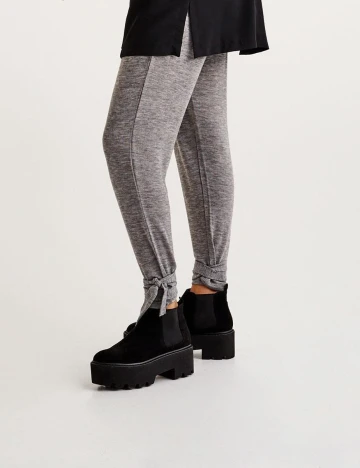 Pantaloni Pull&Bear, gri