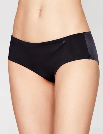 Chilot Triumph, negru