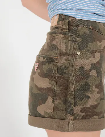 Pantaloni scurti Guess, army Verde