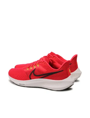 Adidasi Nike, rosu