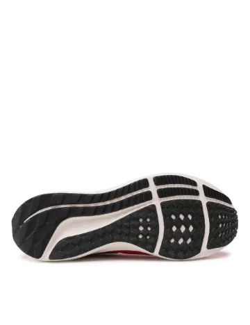 Adidasi Nike, rosu