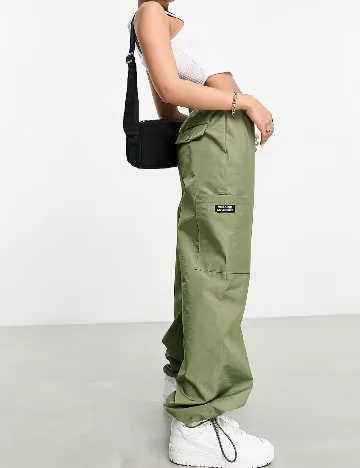 Pantaloni ASOS, verde Verde