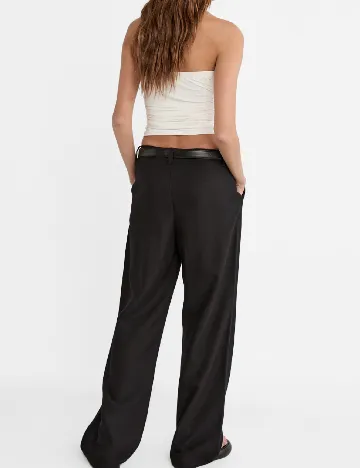 Pantaloni Stradivarius, negru Negru