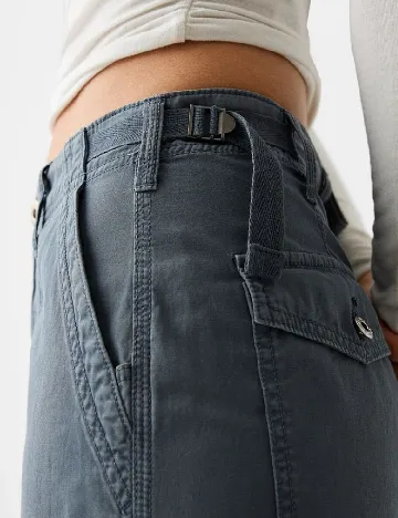 Pantaloni Bershka, gri Gri