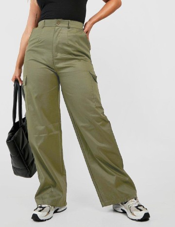 Pantaloni Boohoo Plus Size, verde