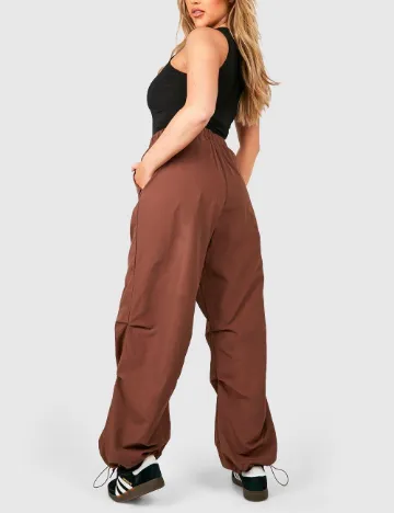 Pantaloni Boohoo Plus Size, maro Maro