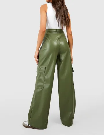 Pantaloni Boohoo, verde Verde