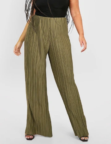 Pantaloni Boohoo Plus Size, kaki Verde