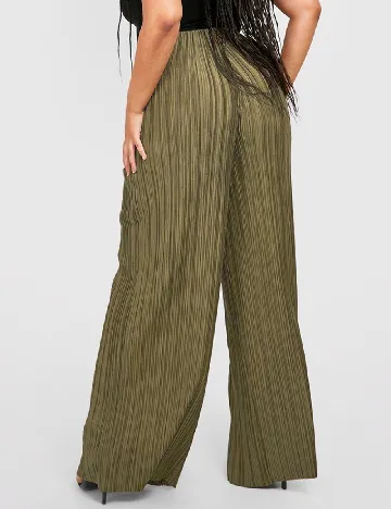 Pantaloni Boohoo Plus Size, kaki Verde