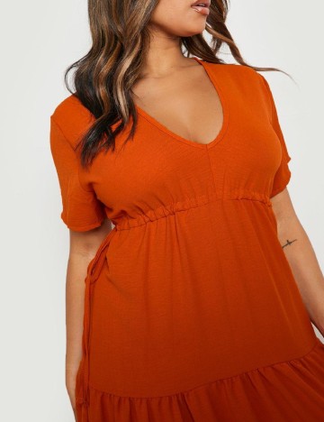 Rochie lunga Boohoo Plus Size, caramiziu