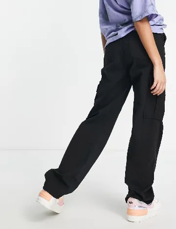 Pantaloni Stradivarius, negru Negru