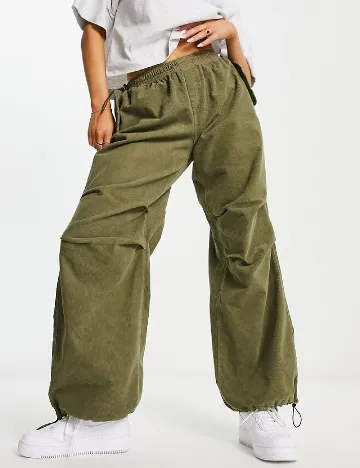 Pantaloni Bershka, verde Verde