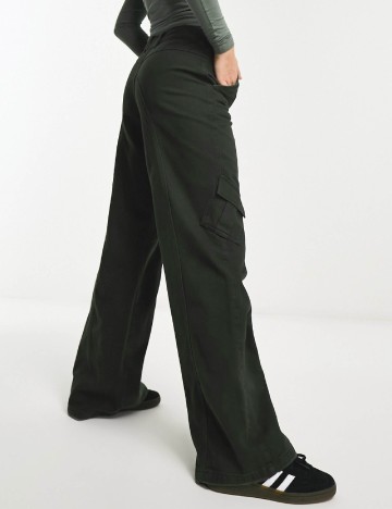 Pantaloni Reclaimed Vintage, verde inchis