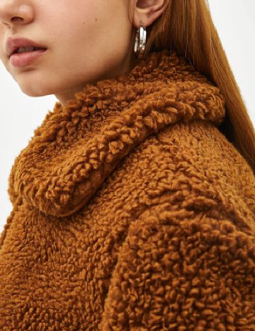 Jacheta Bershka, maro