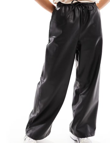 Pantaloni Stradivarius, negru