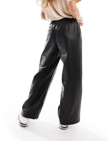 Pantaloni Stradivarius, negru