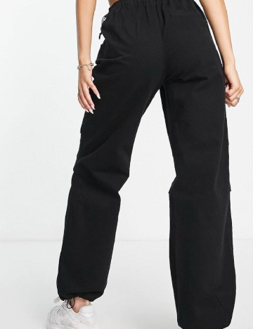 Pantaloni Bershka, negru