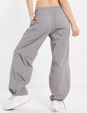 Pantaloni Stradivarius, gri