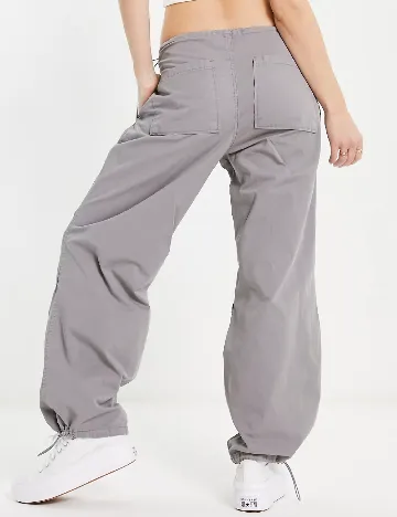 Pantaloni Stradivarius, gri Gri