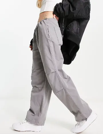 Pantaloni Stradivarius, gri Gri