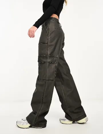 Pantaloni Stradivarius, gri inchis Gri