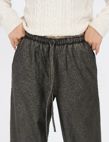 Pantaloni Stradivarius, gri Gri