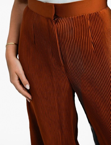 Pantaloni ASOS, maro