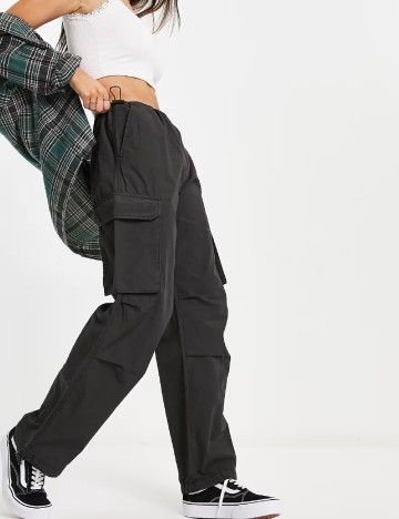 Pantaloni Stradivarius, negru