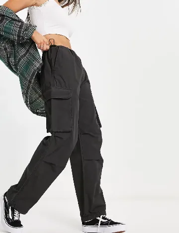 Pantaloni Stradivarius, negru Negru