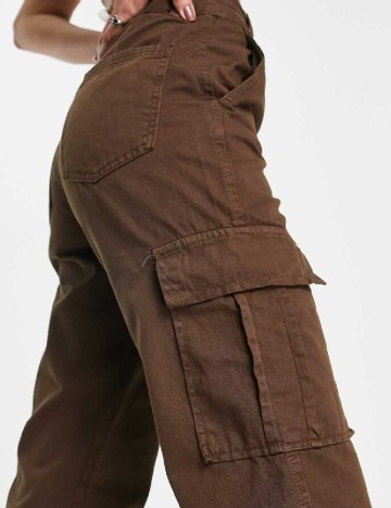 Pantaloni Stradivarius, maro