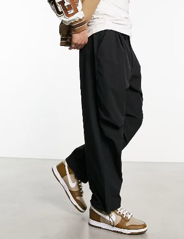 Pantaloni Bershka, negru