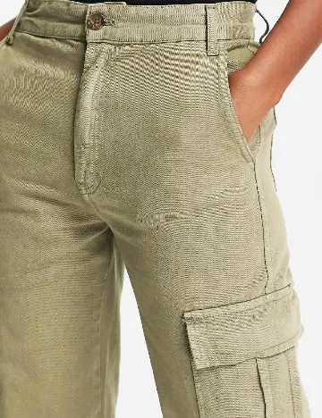 Pantaloni Stradivarius, kaki Verde