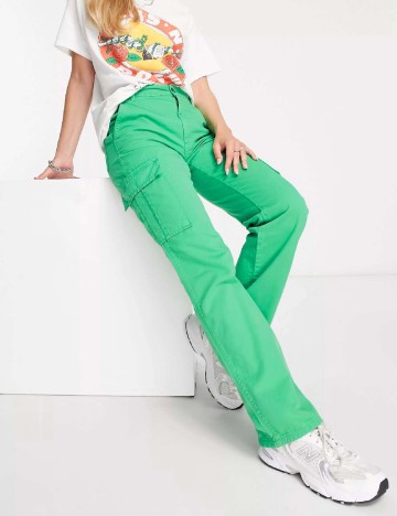 Pantaloni Stradivarius, verde