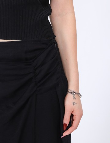 Fusta Only, negru