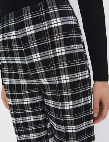 Pantaloni Mohito, alb/negru Negru