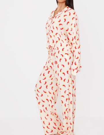 Pijama PRETTYLITTLETHING, crem
