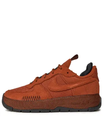 Adidasi Nike, caramiziu