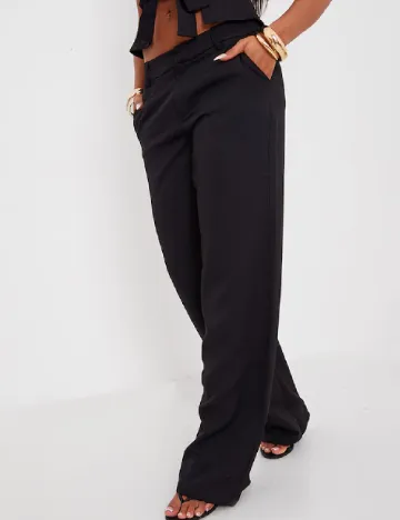Pantaloni PRETTYLITTLETHING, negru
