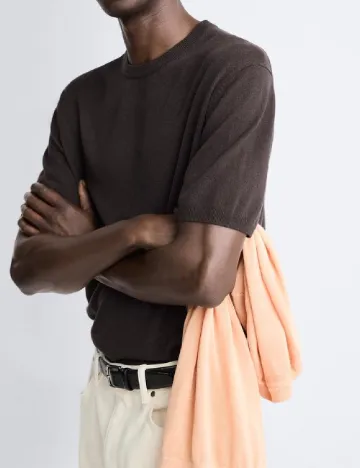 Tricou Zara, maro
