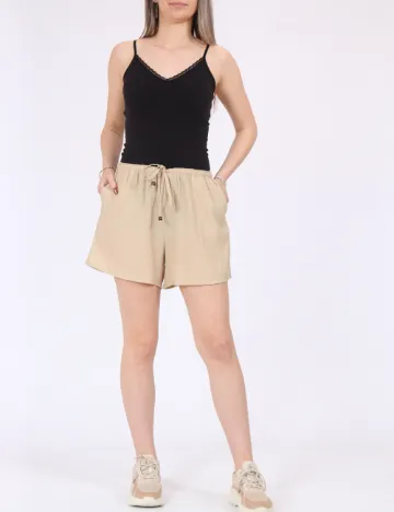 Pantaloni scurti Jacqueline de Yong, crem
