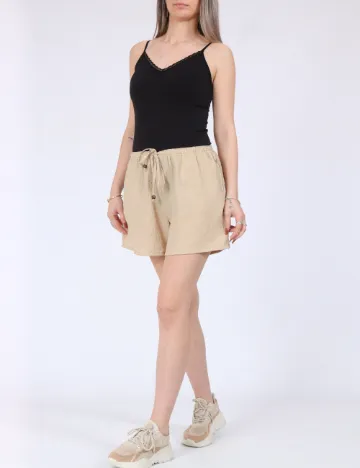 Pantaloni scurti Jacqueline de Yong, crem