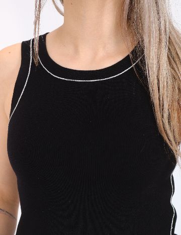 Maiou Jacqueline de Yong, negru