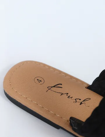 Slapi Krush, negru