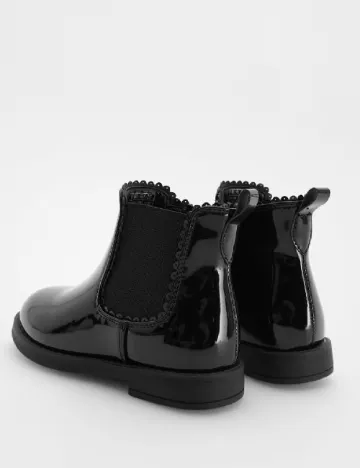 Ghete Reserved, negru